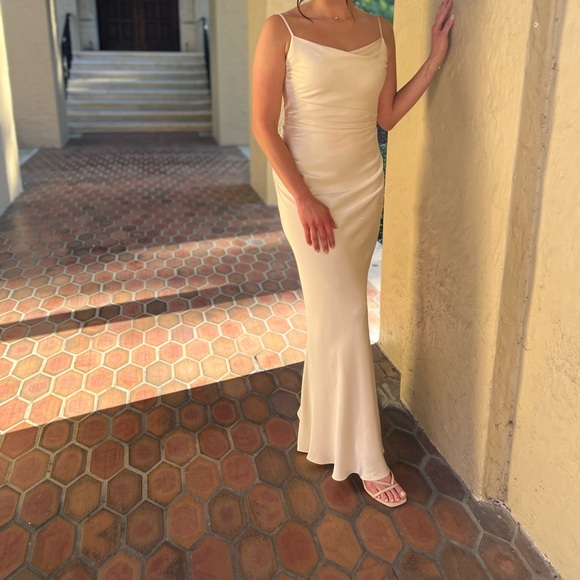 La Lune Lace Back Maxi Dress - Cream - Picture 2 of 4